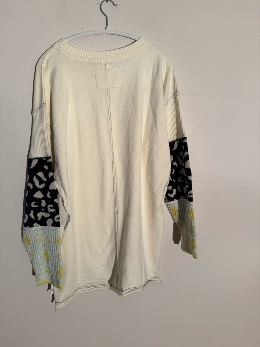 FREE PEOPLE WE THE FREE TIGER STYLE CUFF LONG SLEEVE - Picture 4 of 7